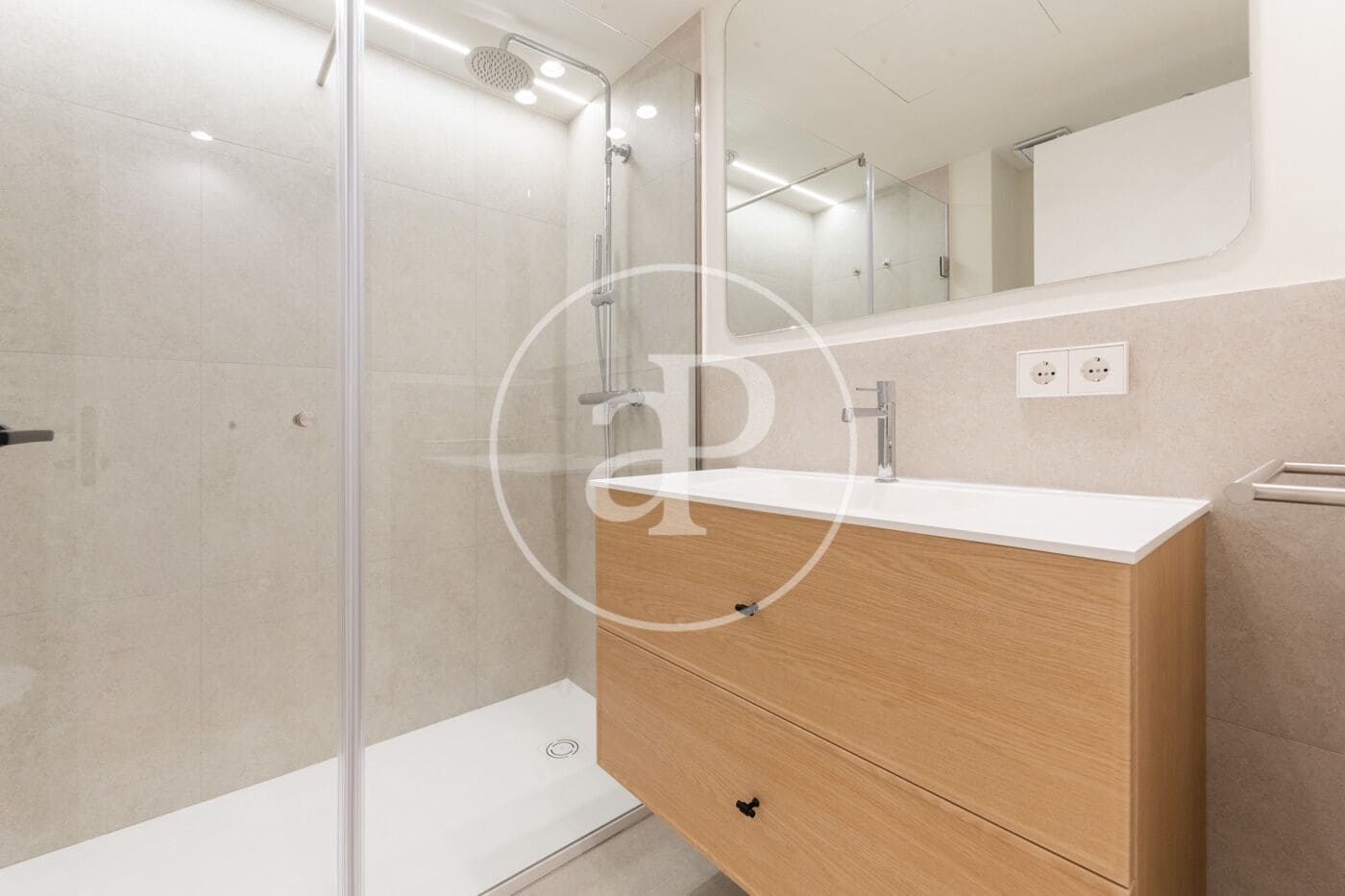 2 sypialnia Apartament do wynajęcia w Miasto Madryt z basenem garażem - 2 800 € (Ref: 9999636)