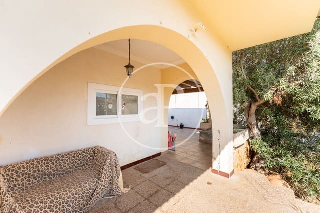 5 bedroom Villa for sale in Playa de Palma, Palma de Mallorca - € 600,000 (Ref: 10004244)