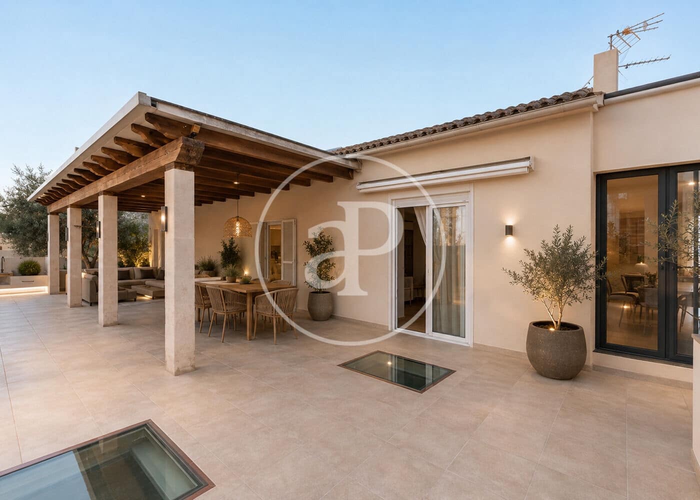 5 bedroom Villa for sale in Playa de Palma - € 600,000 (Ref: 10004244)