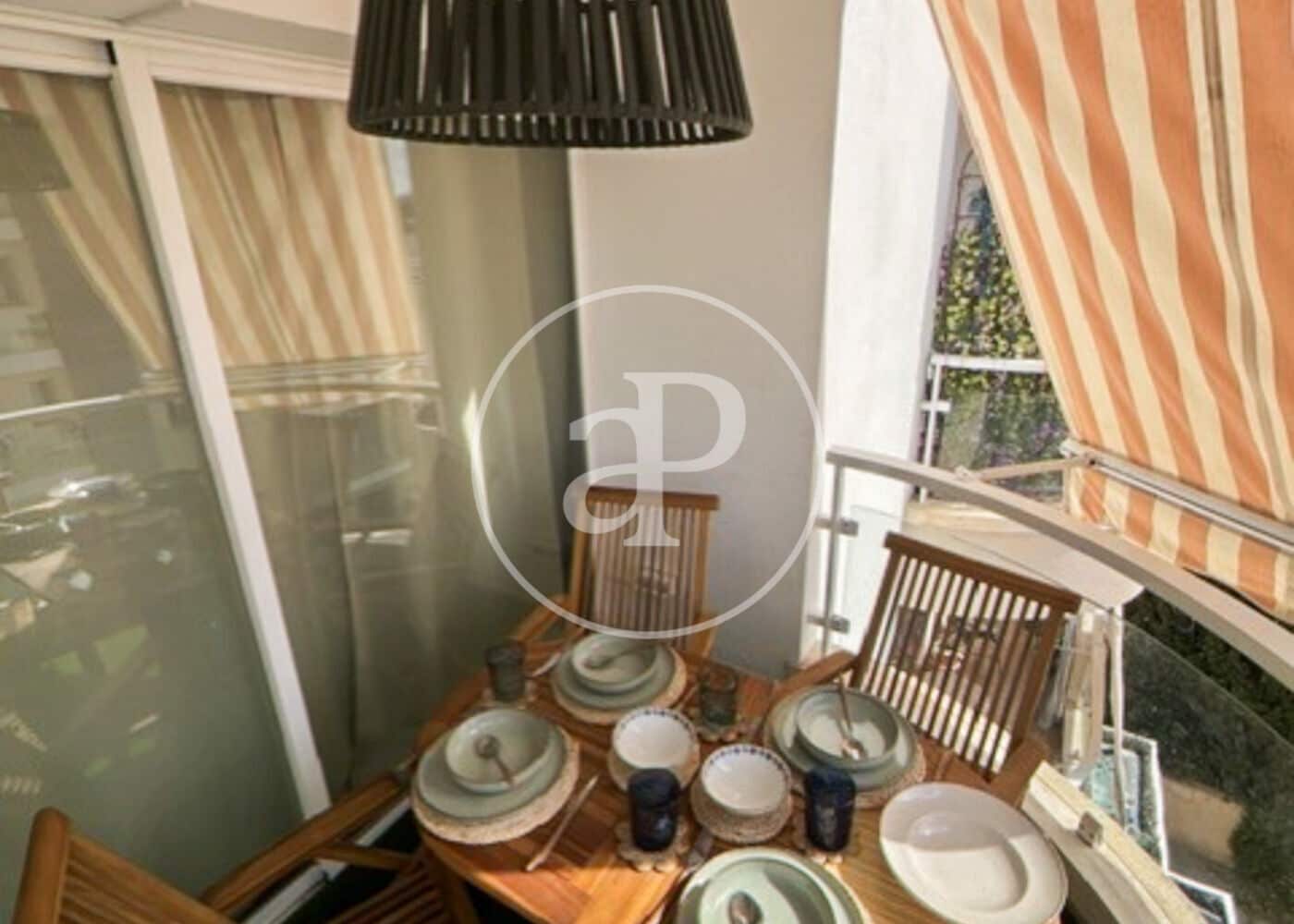 2 slaapkamer Penthouse te huur in Palma de Mallorca met zwembad - € 2.000 (Ref: 10013386)