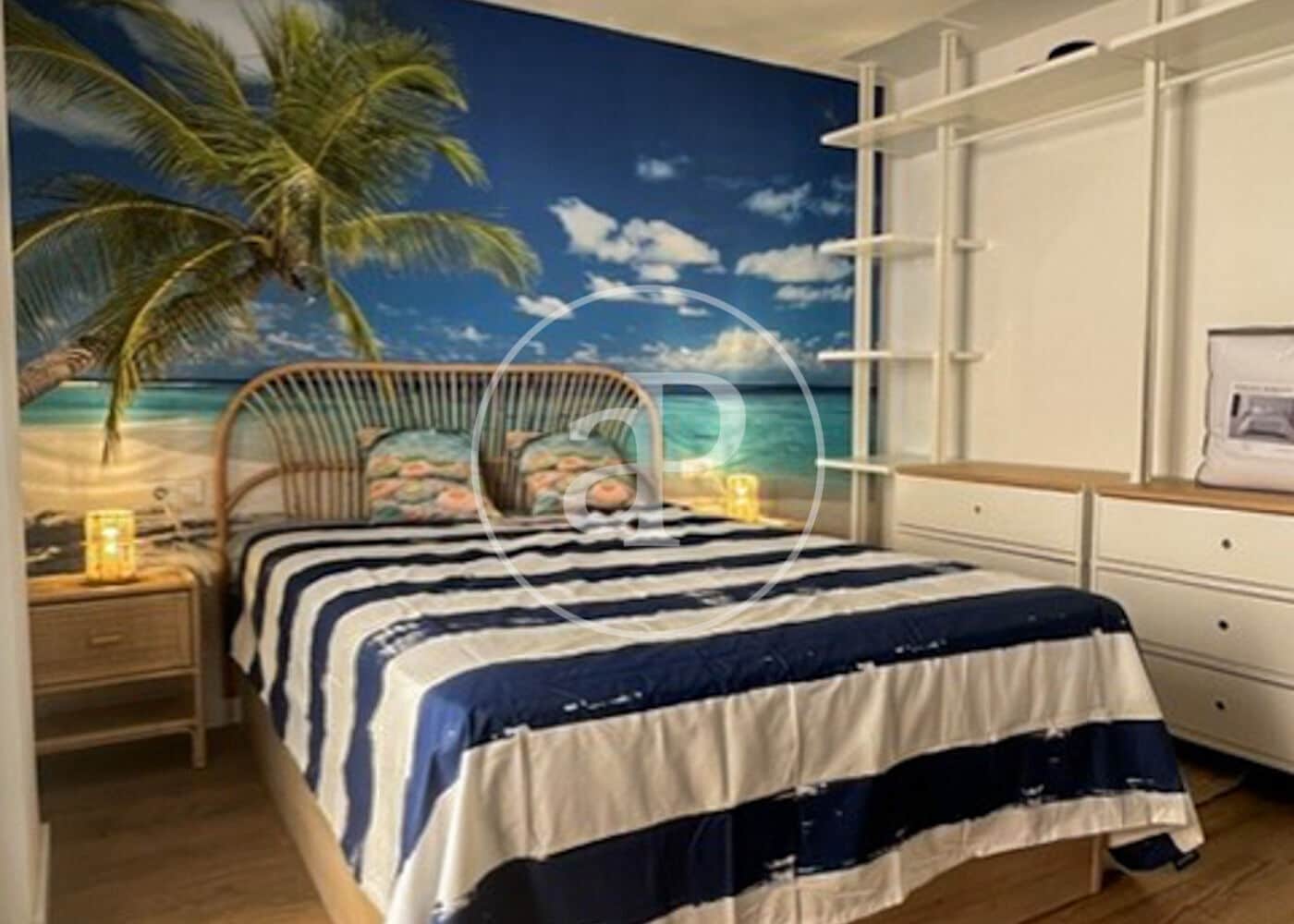 2 slaapkamer Penthouse te huur in Palma de Mallorca met zwembad - € 2.000 (Ref: 10013386)