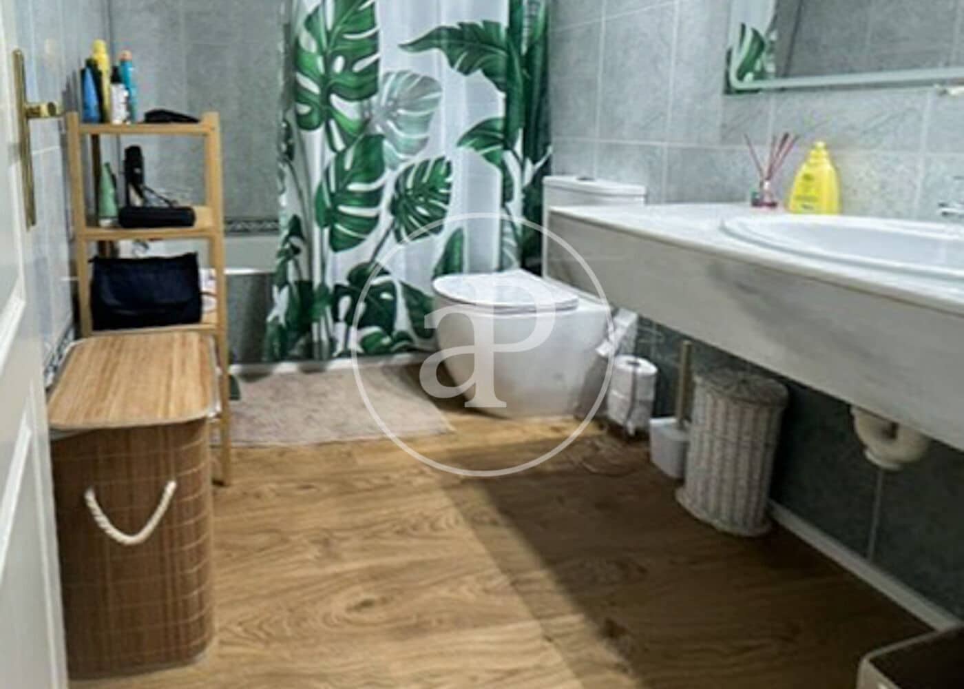 2 slaapkamer Penthouse te huur in Palma de Mallorca met zwembad - € 2.000 (Ref: 10013386)