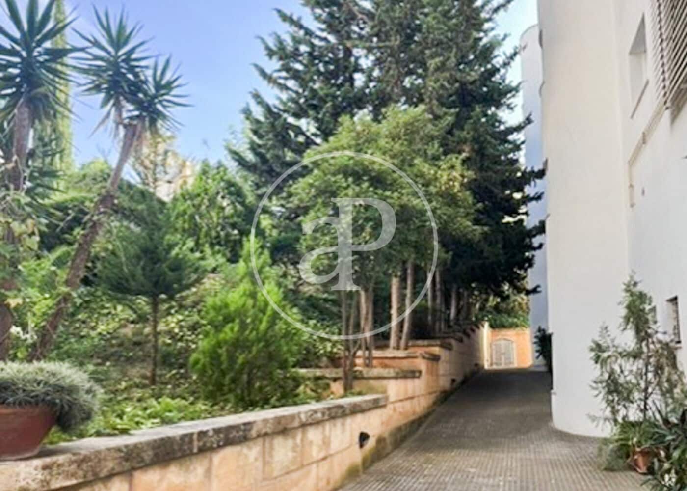 2 slaapkamer Penthouse te huur in Palma de Mallorca met zwembad - € 2.000 (Ref: 10013386)