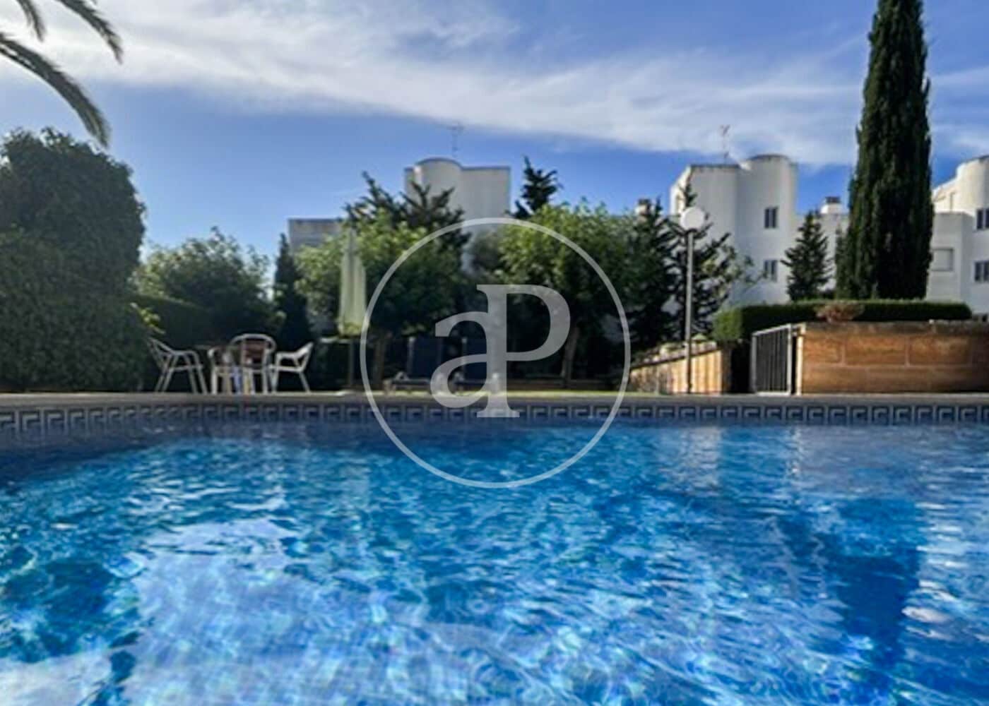 2 slaapkamer Penthouse te huur in Palma de Mallorca met zwembad - € 2.000 (Ref: 10013386)