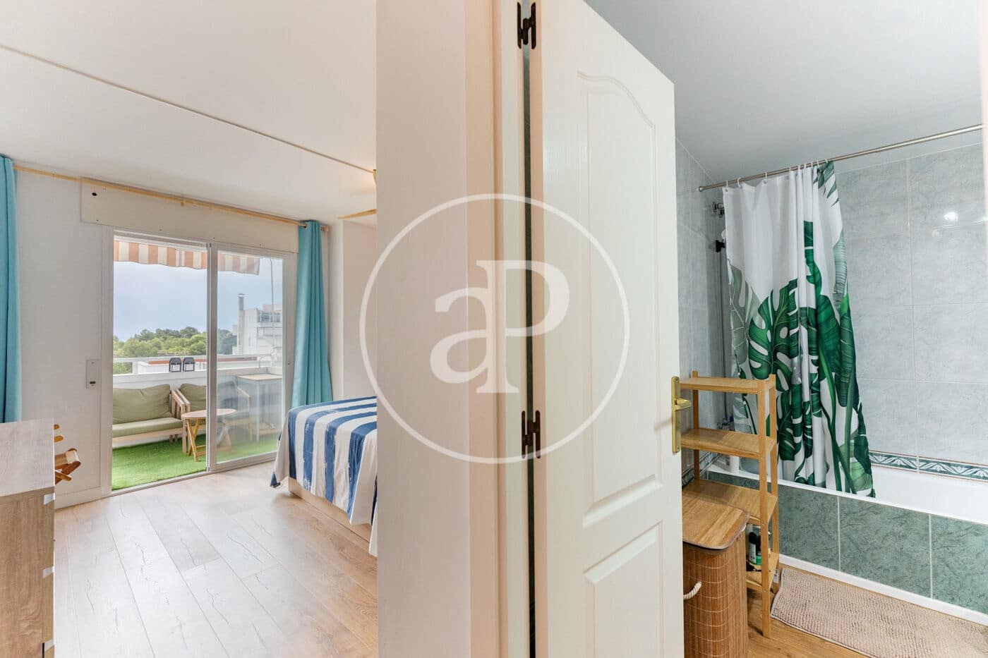 2 bedroom Penthouse for rent in Palma de Mallorca with pool - € 1,800 (Ref: 10013386)