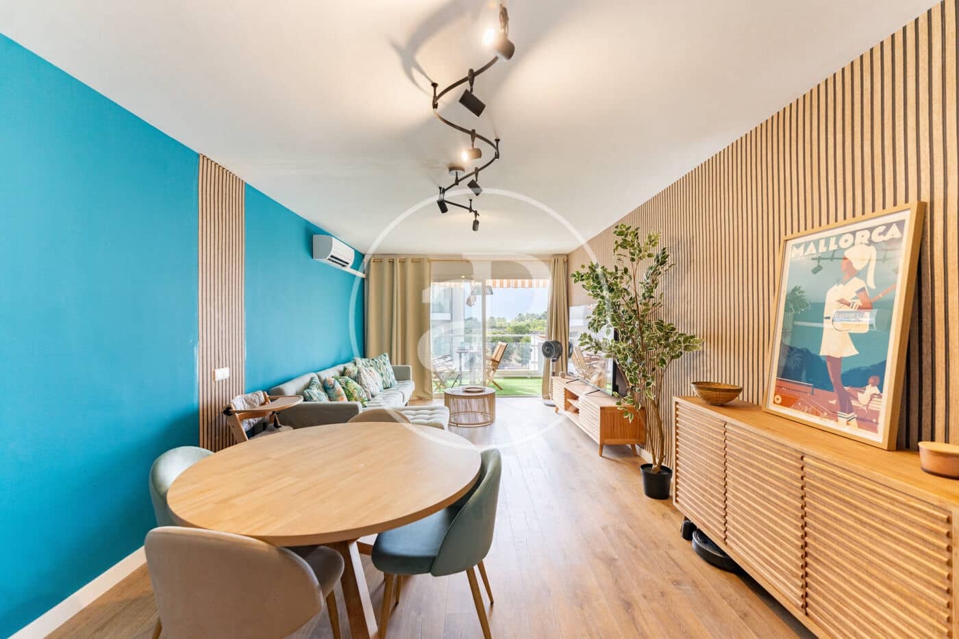 2 bedroom Penthouse for rent in Palma de Mallorca with pool - € 1,800 (Ref: 10013386)