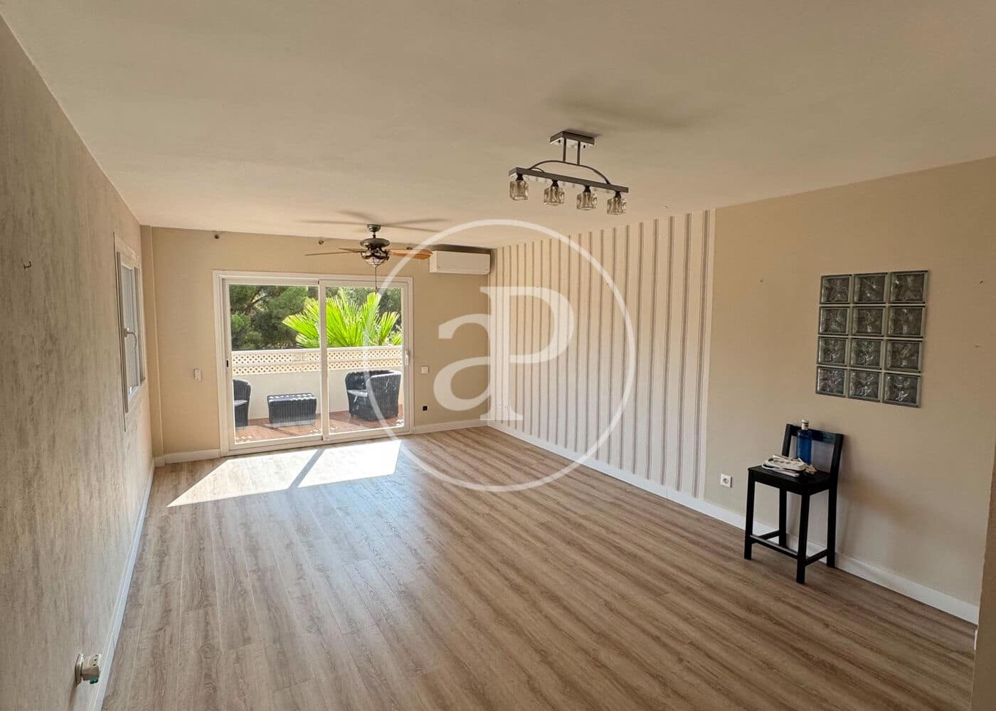 Apartamento de 3 habitaciones en Cas Catala en alquiler con garaje - 2.000 € (Ref: 10032099)