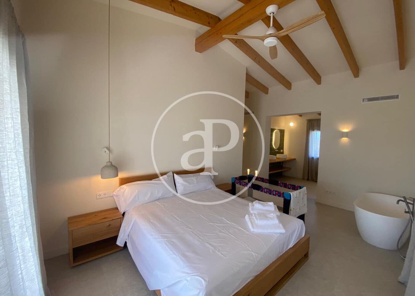 4 slaapkamer Villa te huur in Ses Salines met zwembad - € 6.500 (Ref: 10043078)