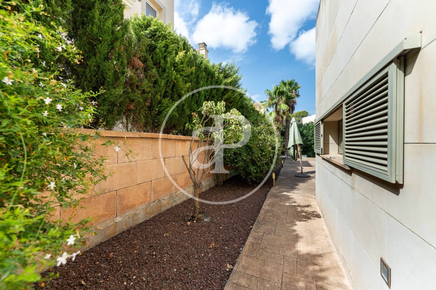 3 bedroom Villa for rent in Puig de Ros with pool - € 2,900 (Ref: 10047375)