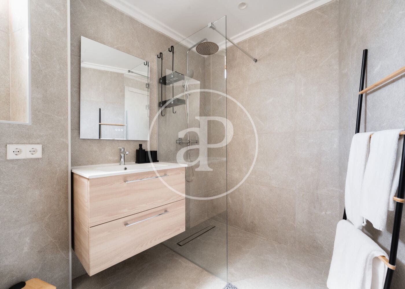Appartement de 2 chambres à louer à Alcudia avec piscine - 2 500 € (Ref: 10094527)