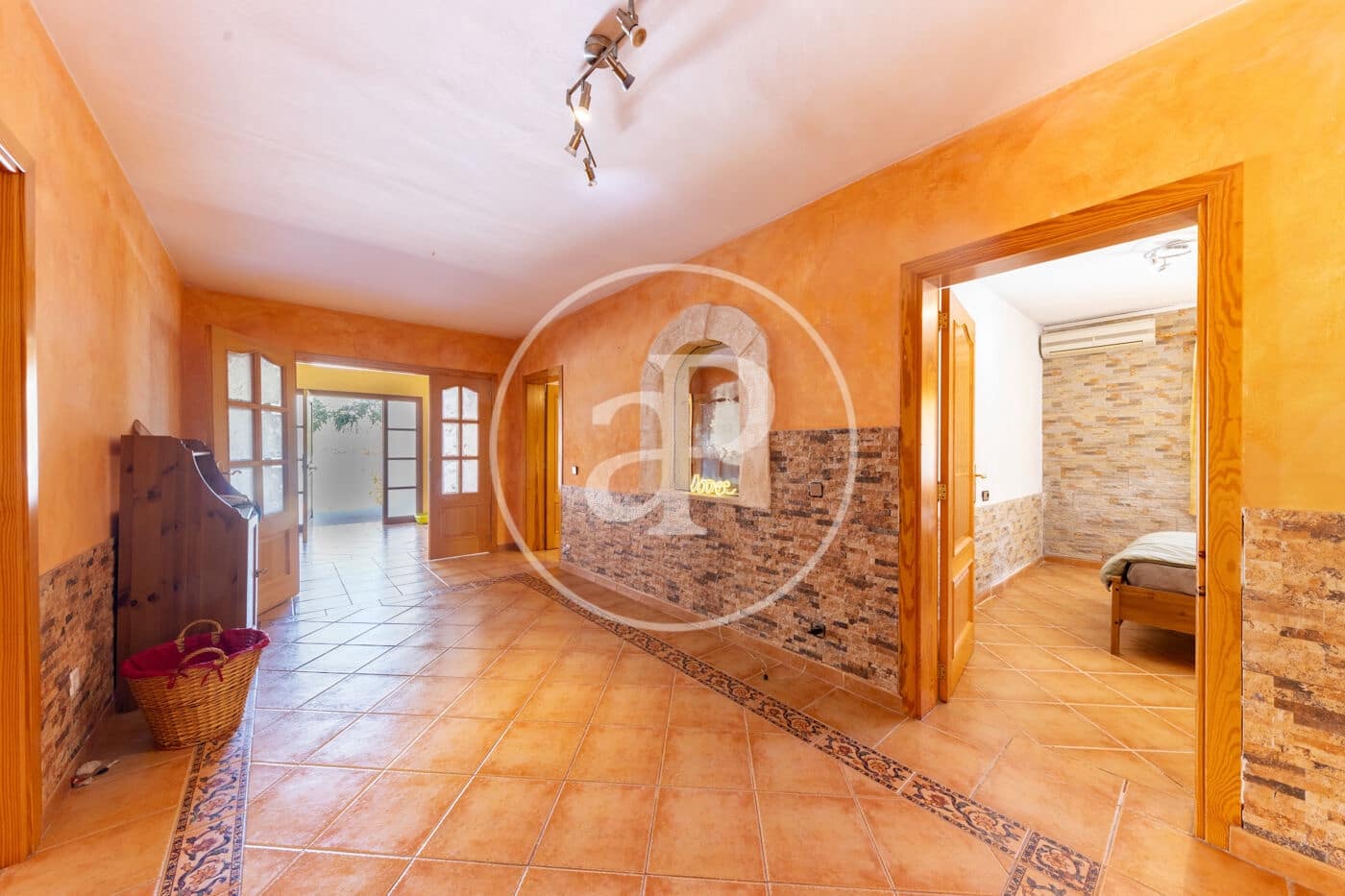 6 bedroom Villa for sale in Palmanova with pool garage - € 1,590,000 (Ref: 10124461)