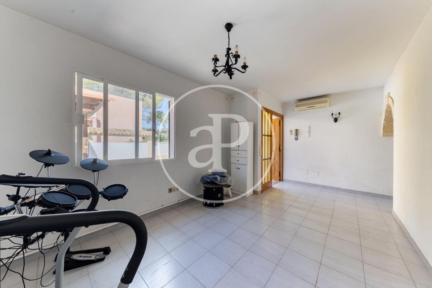 6 bedroom Villa for sale in Palmanova with pool garage - € 1,590,000 (Ref: 10124461)