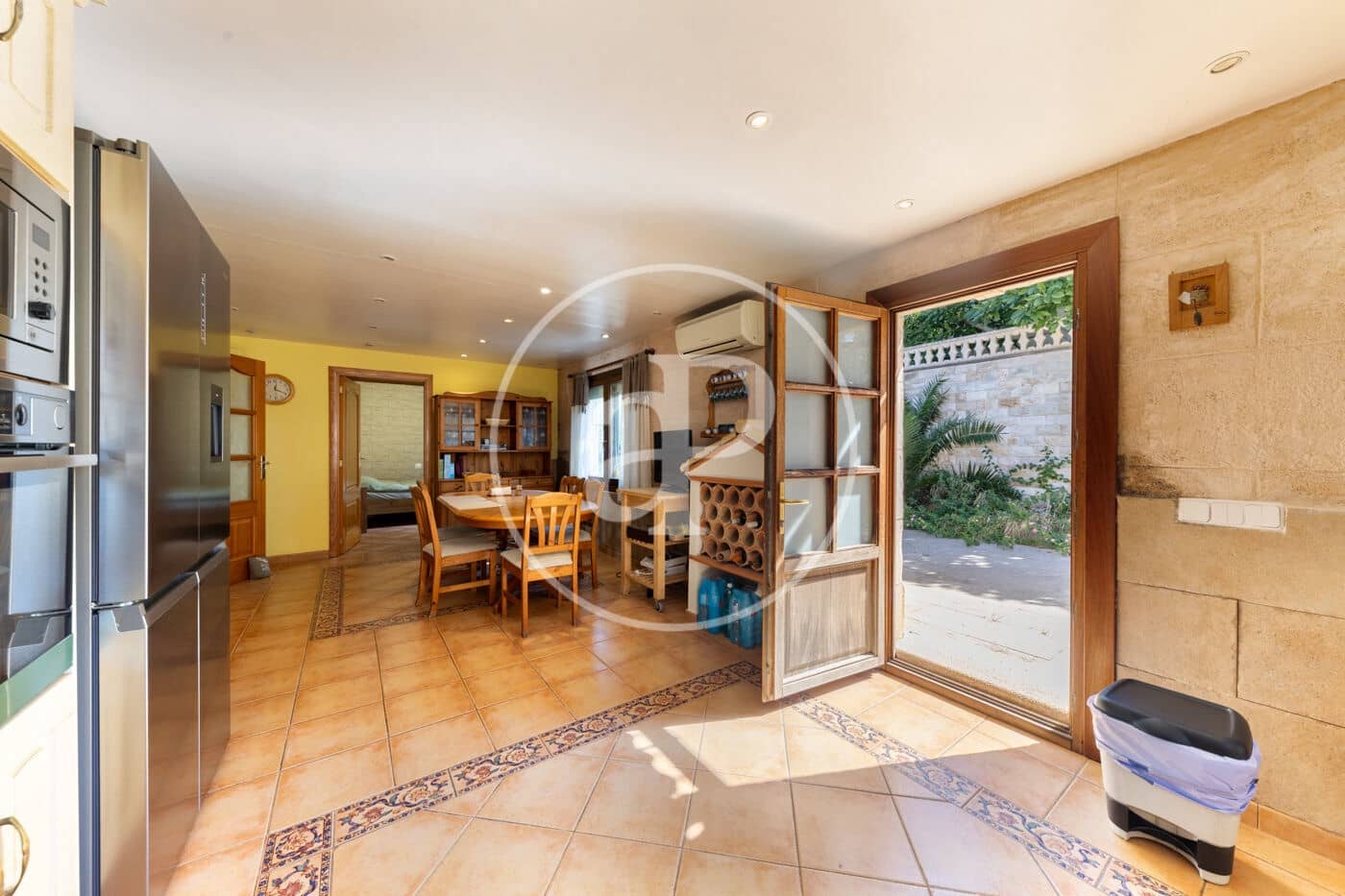 6 bedroom Villa for sale in Palmanova with pool garage - € 1,590,000 (Ref: 10124461)