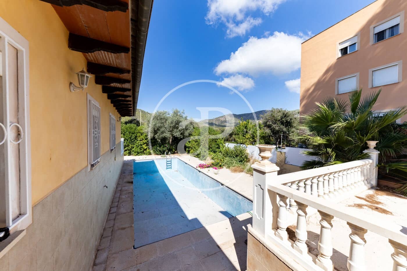 6 bedroom Villa for sale in Palmanova with pool garage - € 1,590,000 (Ref: 10124461)