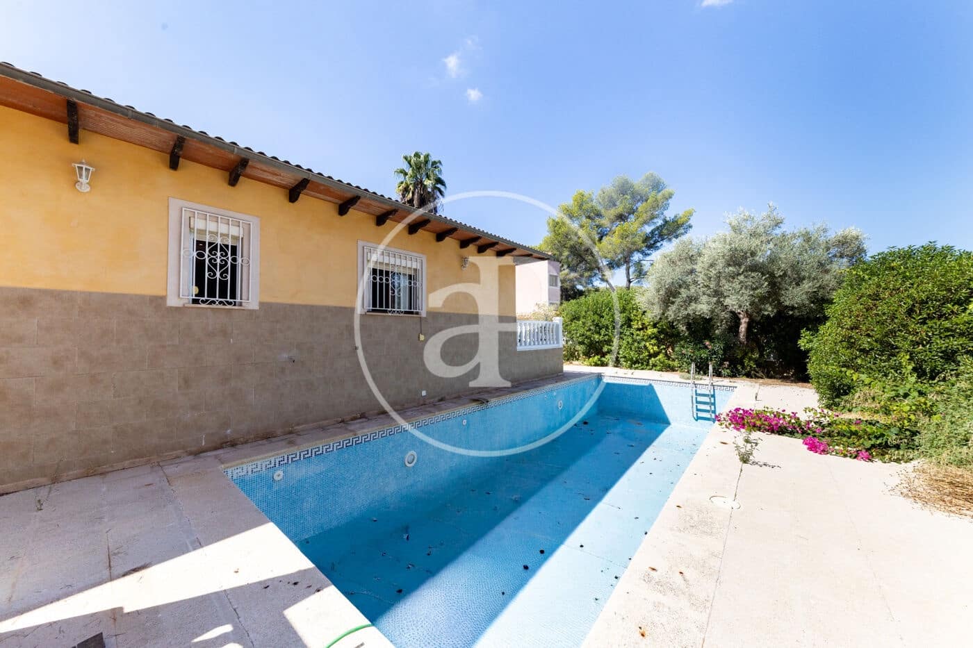 6 bedroom Villa for sale in Palmanova with pool garage - € 1,590,000 (Ref: 10124461)