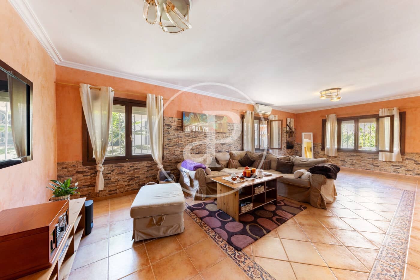 6 bedroom Villa for sale in Palmanova with pool garage - € 1,590,000 (Ref: 10124461)