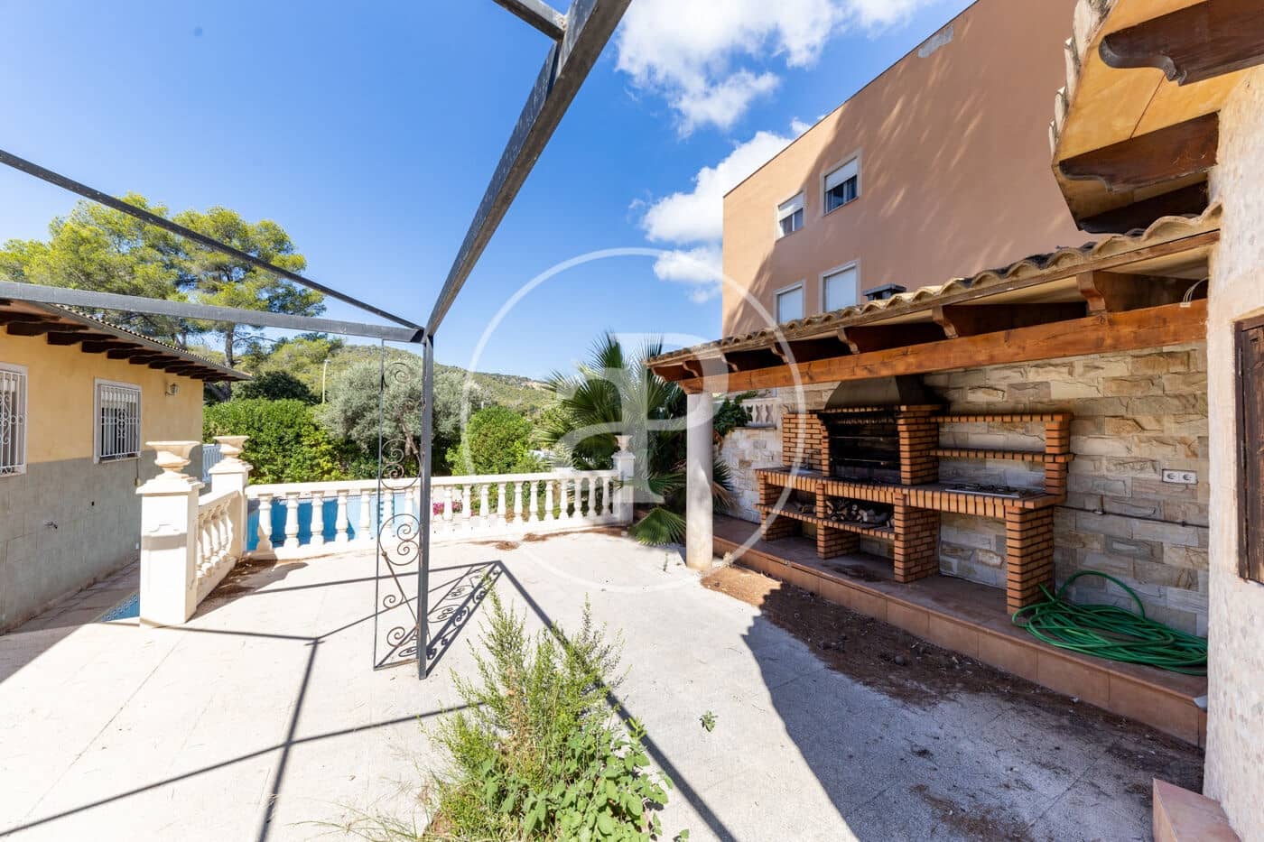 6 bedroom Villa for sale in Palmanova with pool garage - € 1,590,000 (Ref: 10124461)
