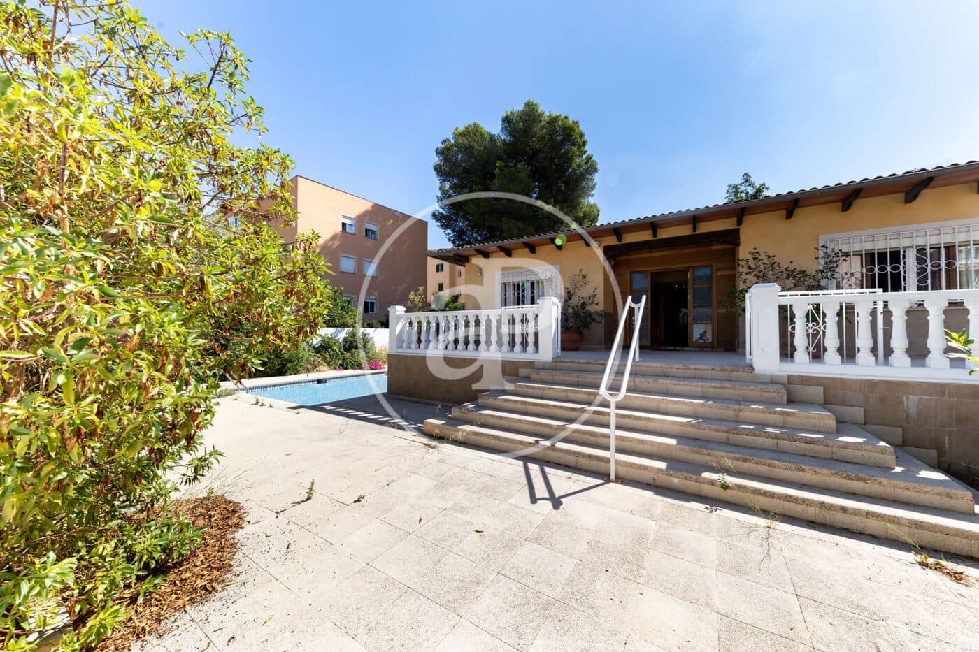 6 bedroom Villa for sale in Palmanova with pool garage - € 1,590,000 (Ref: 10124461)