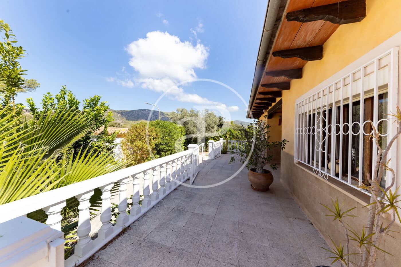 6 bedroom Villa for sale in Palmanova with pool garage - € 1,590,000 (Ref: 10124461)