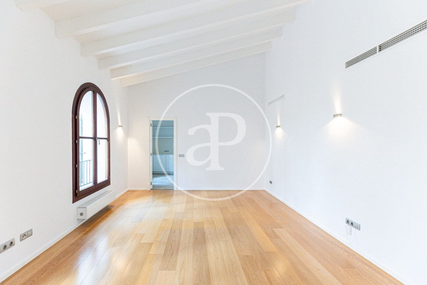 Appartement de 2 chambres à louer à Palma de Mallorca - 2 600 € (Ref: 10147045)