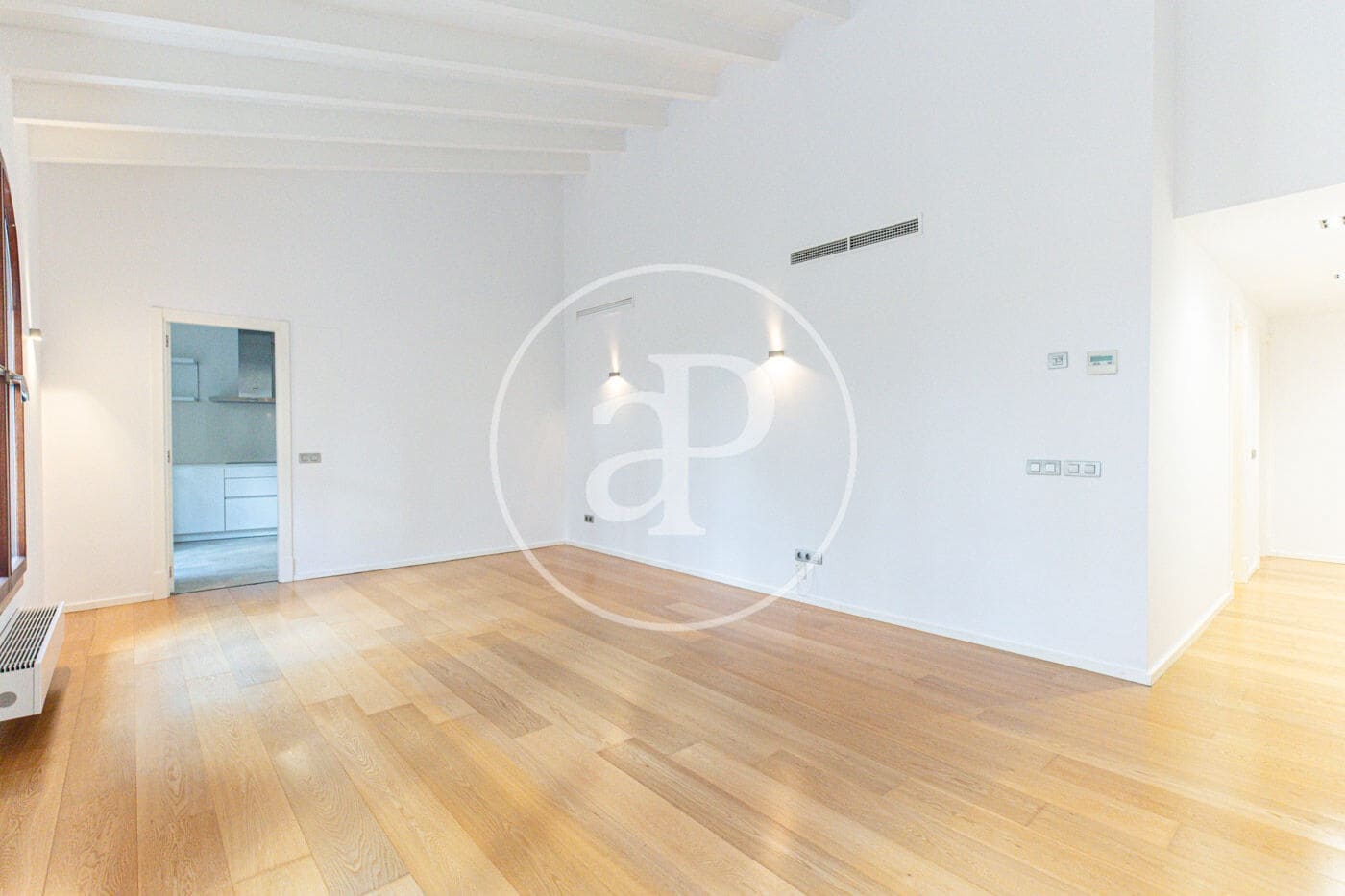 Appartement de 2 chambres à louer à Palma de Mallorca - 2 600 € (Ref: 10147045)