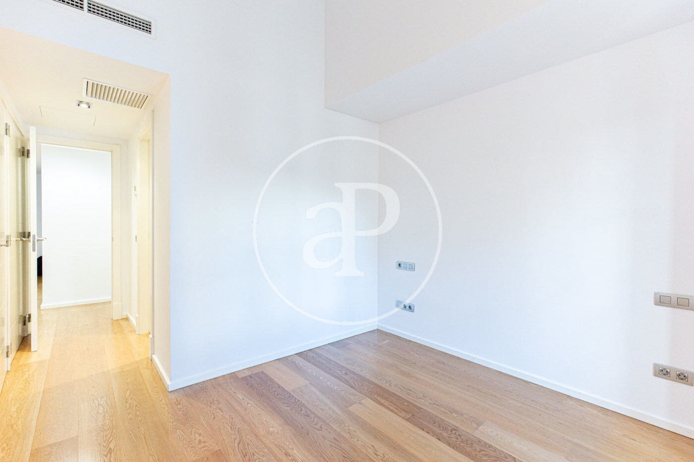 Appartement de 2 chambres à louer à Palma de Mallorca - 2 600 € (Ref: 10147045)