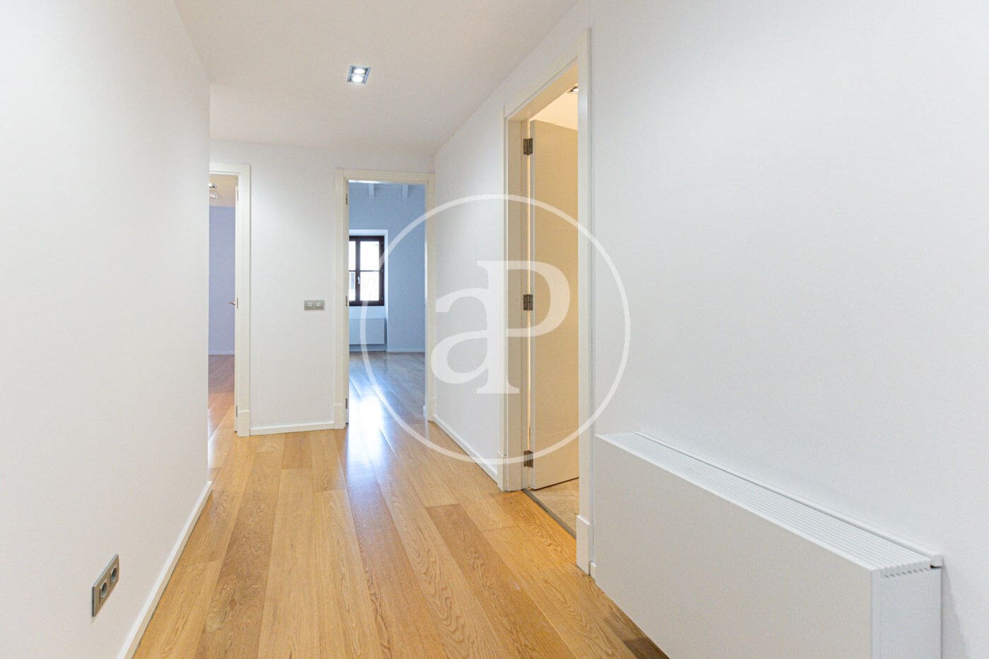 Appartement de 2 chambres à louer à Palma de Mallorca - 2 600 € (Ref: 10147045)