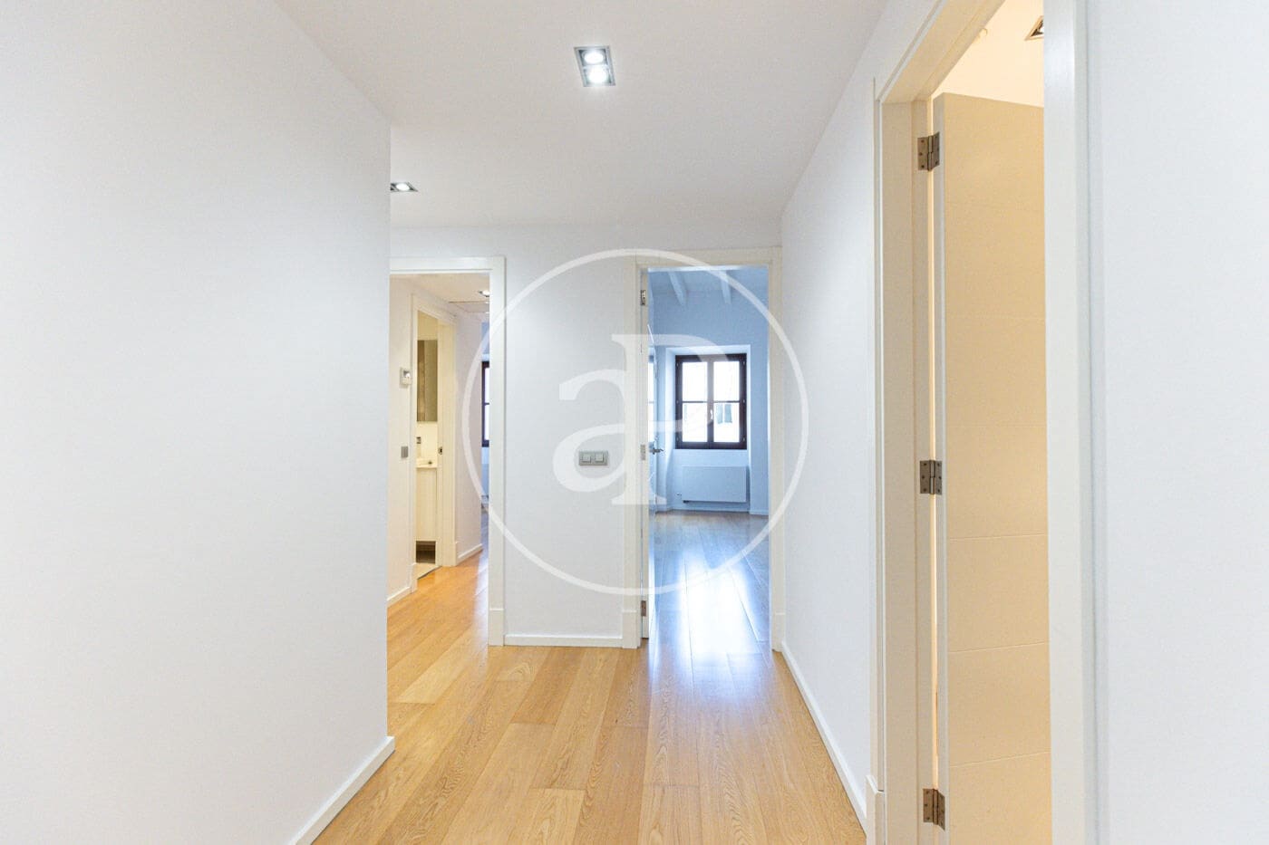 Appartement de 2 chambres à louer à Palma de Mallorca - 2 600 € (Ref: 10147045)