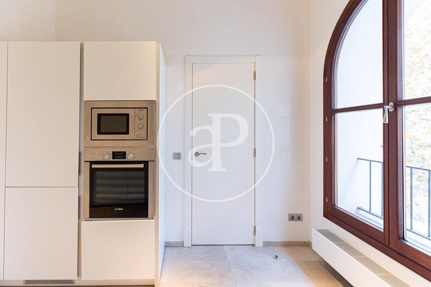Appartement de 2 chambres à louer à Palma de Mallorca - 2 600 € (Ref: 10147045)