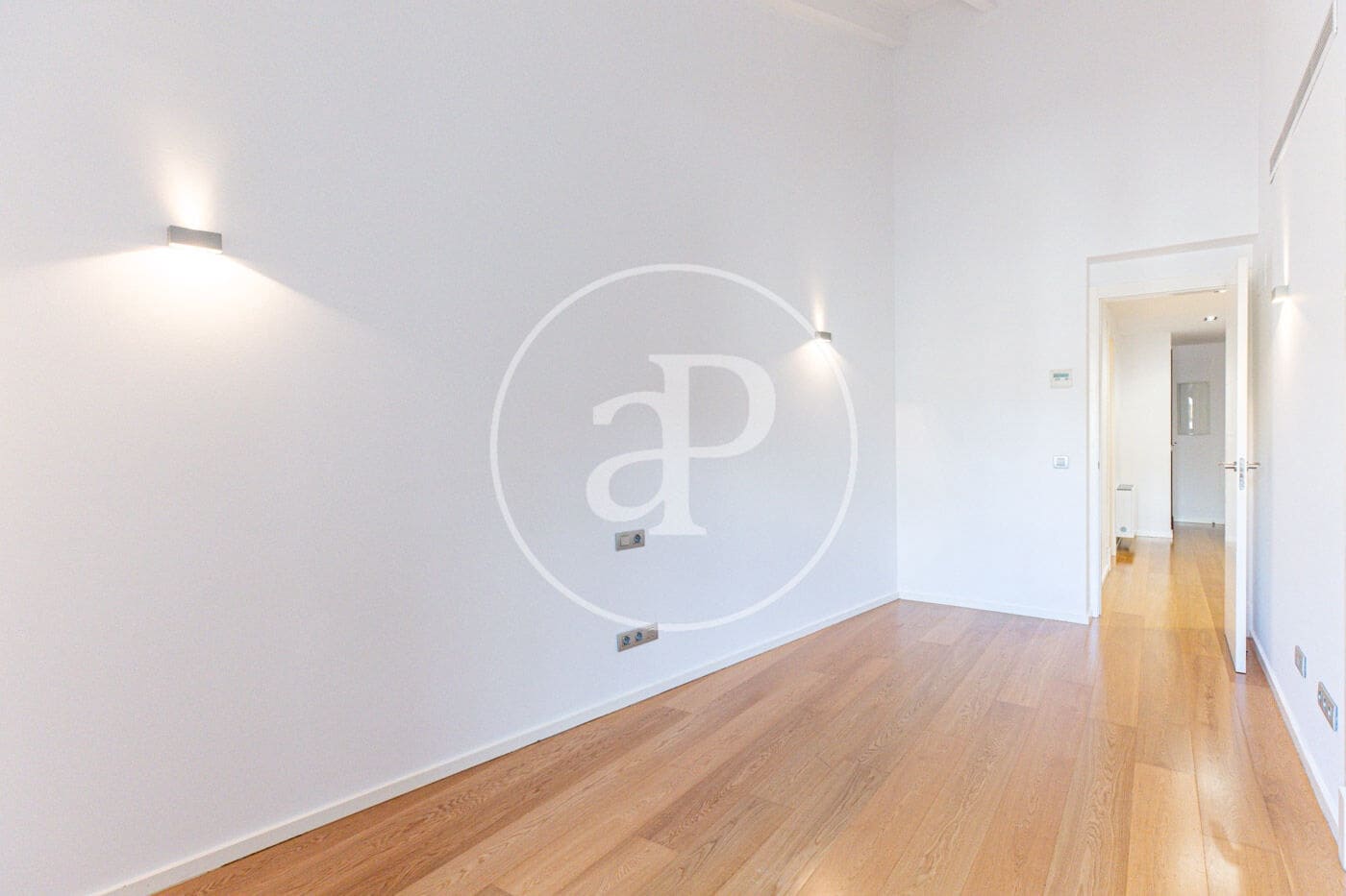 Appartement de 2 chambres à louer à Palma de Mallorca - 2 600 € (Ref: 10147045)