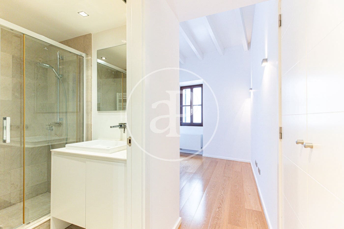 Appartement de 2 chambres à louer à Palma de Mallorca - 2 600 € (Ref: 10147045)
