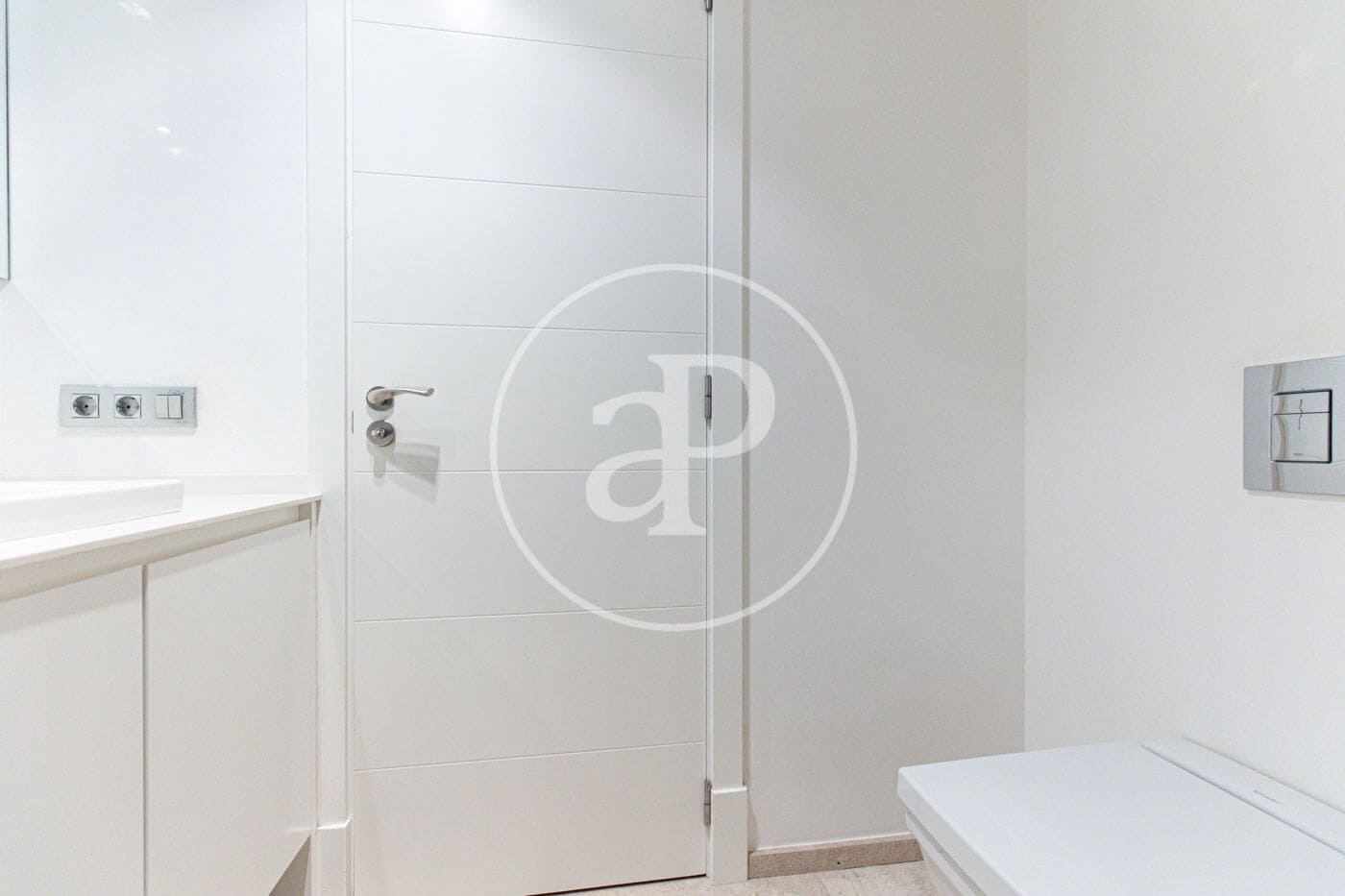 Appartement de 2 chambres à louer à Palma de Mallorca - 2 600 € (Ref: 10147045)