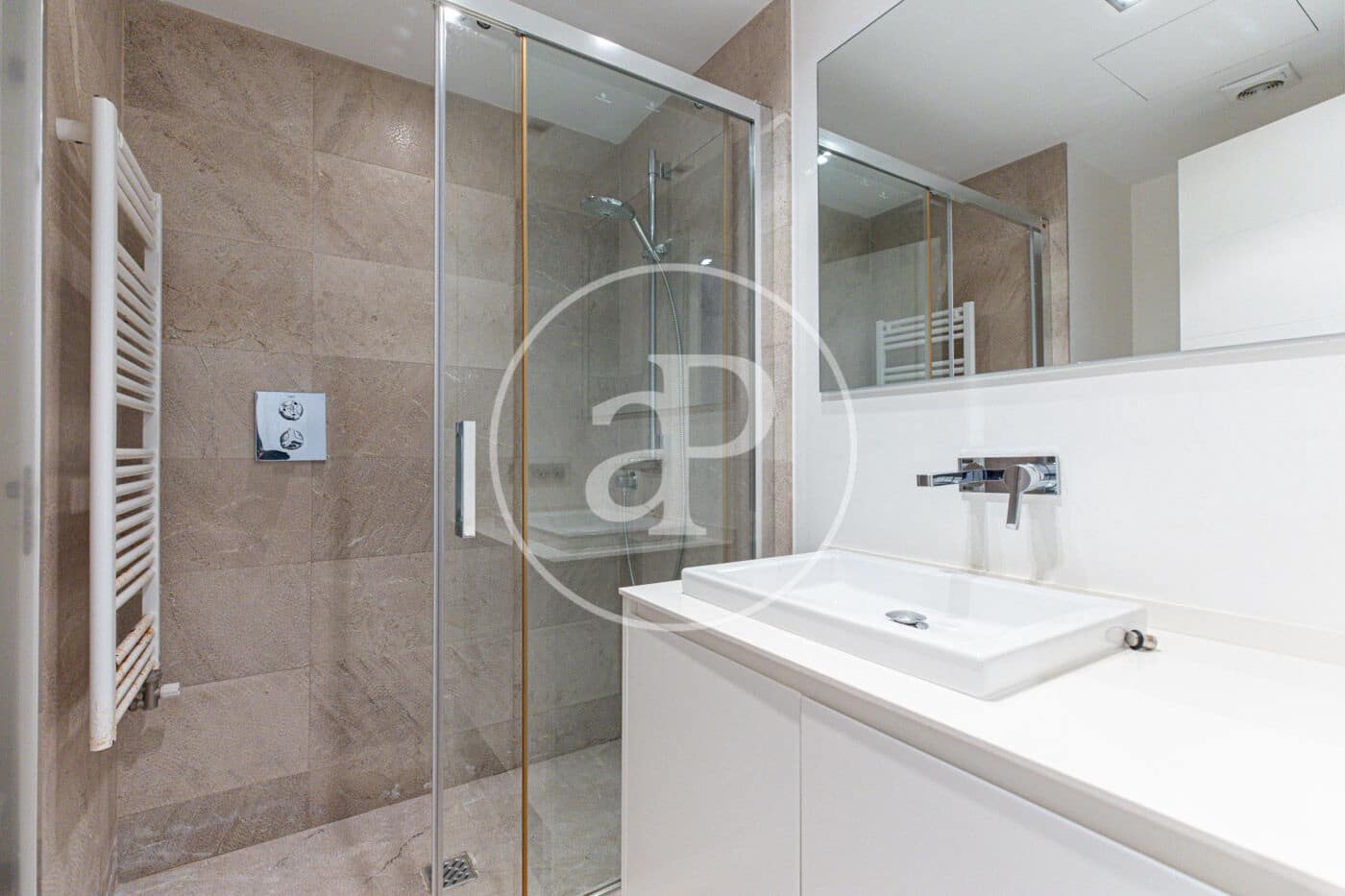 Appartement de 2 chambres à louer à Palma de Mallorca - 2 600 € (Ref: 10147045)