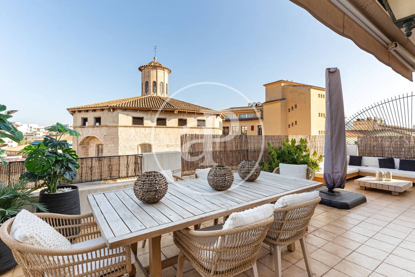 3 sovrum Takvåning att hyra i Palma de Mallorca - 3 300 € (Ref: 10147046)