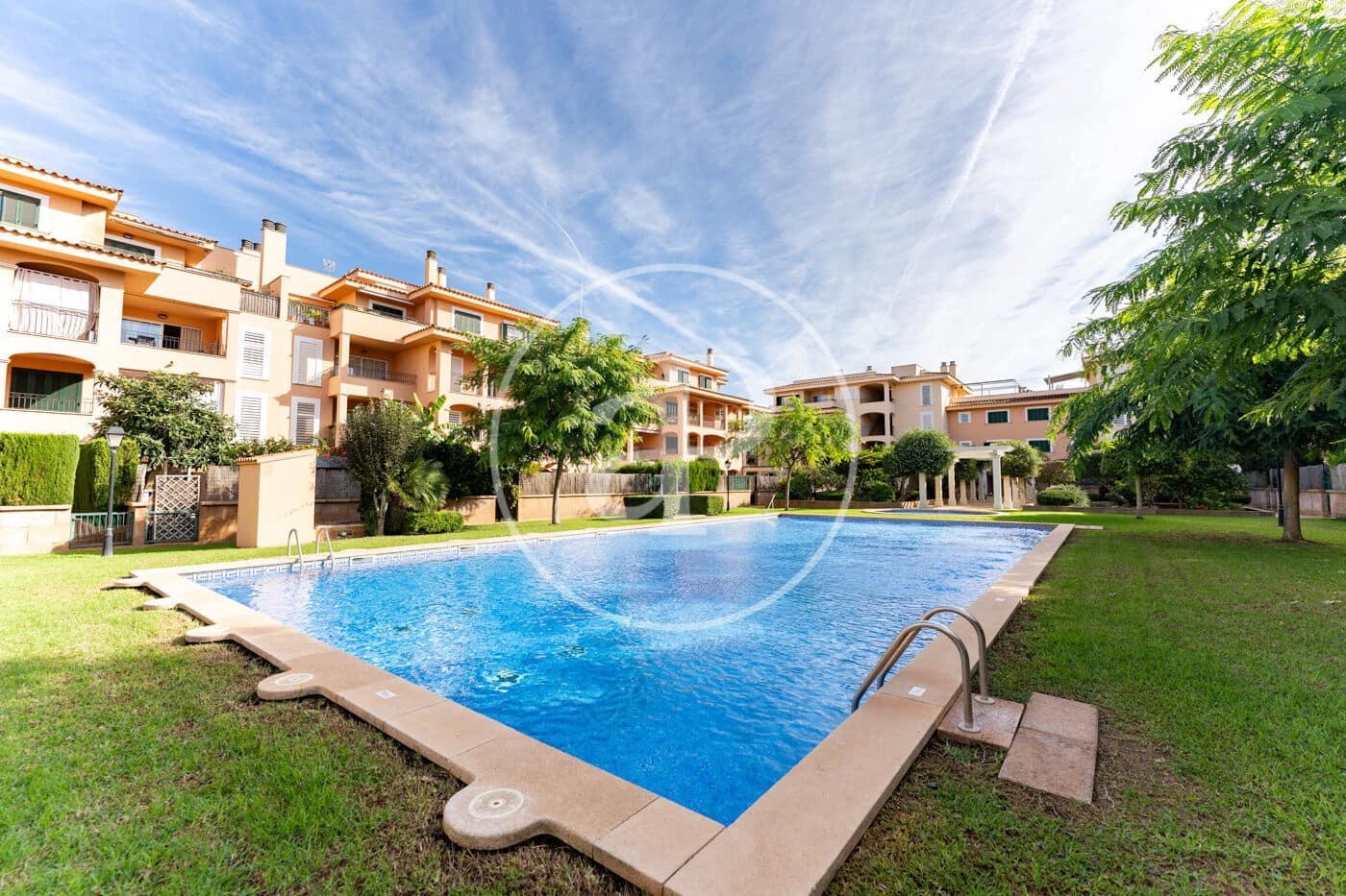 Appartement de 2 chambres à louer à Puig de Ros avec piscine - 1 600 € (Ref: 10155247)