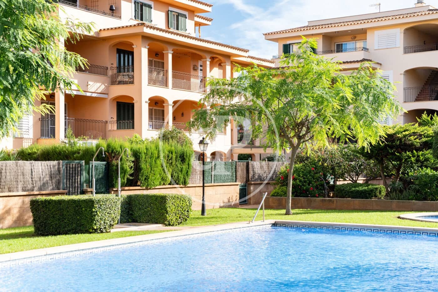 Appartement de 2 chambres à louer à Puig de Ros avec piscine - 1 600 € (Ref: 10155247)
