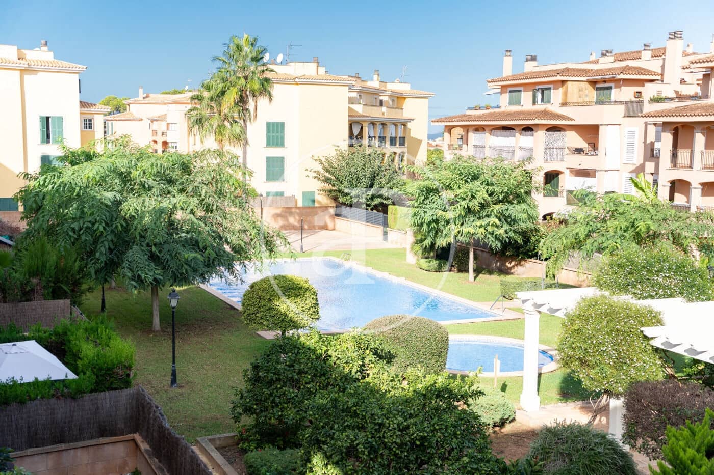 Appartement de 2 chambres à louer à Puig de Ros avec piscine - 1 600 € (Ref: 10155247)