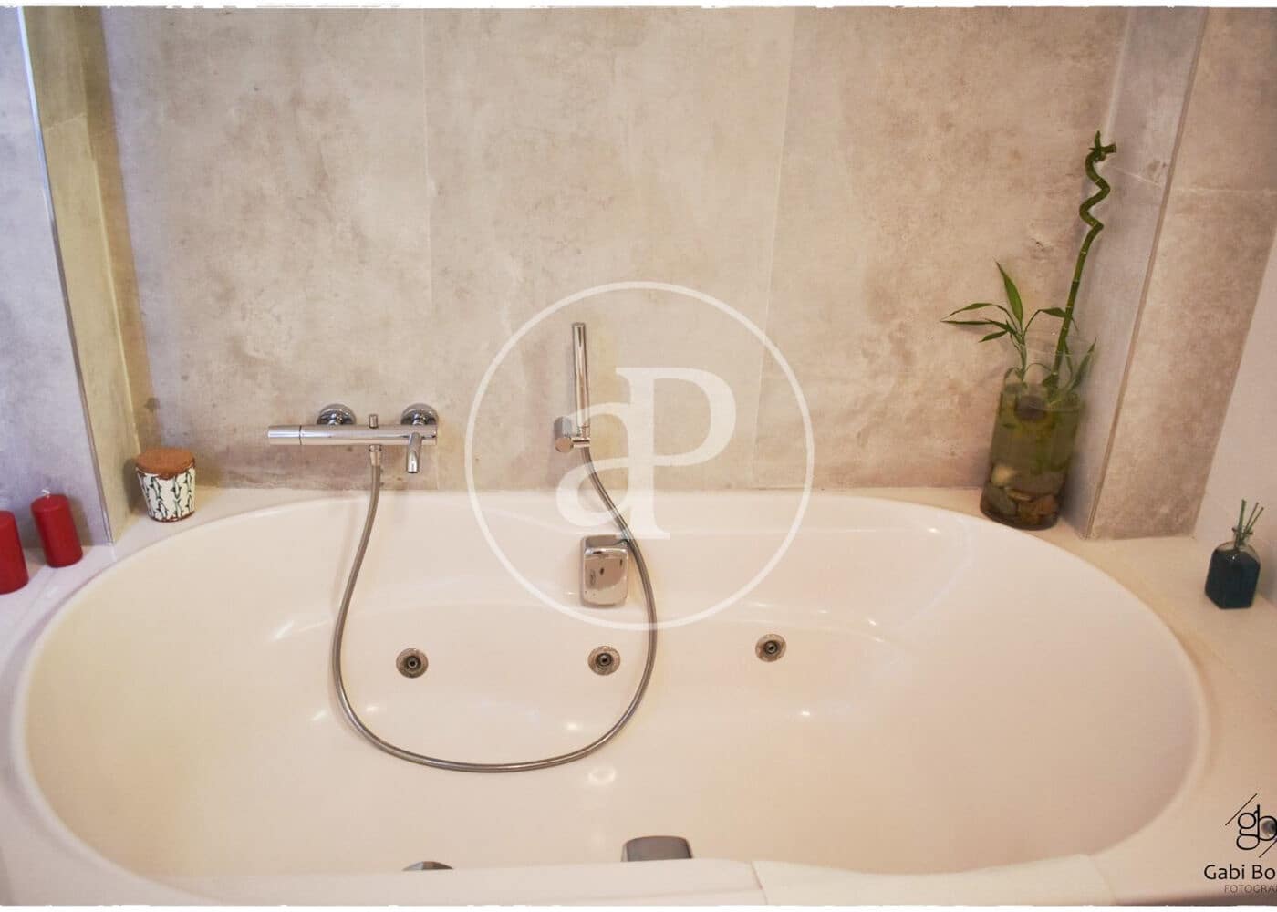 2 bedroom Apartment for rent in Palma de Mallorca with pool garage - € 2,100 (Ref: 10159569)