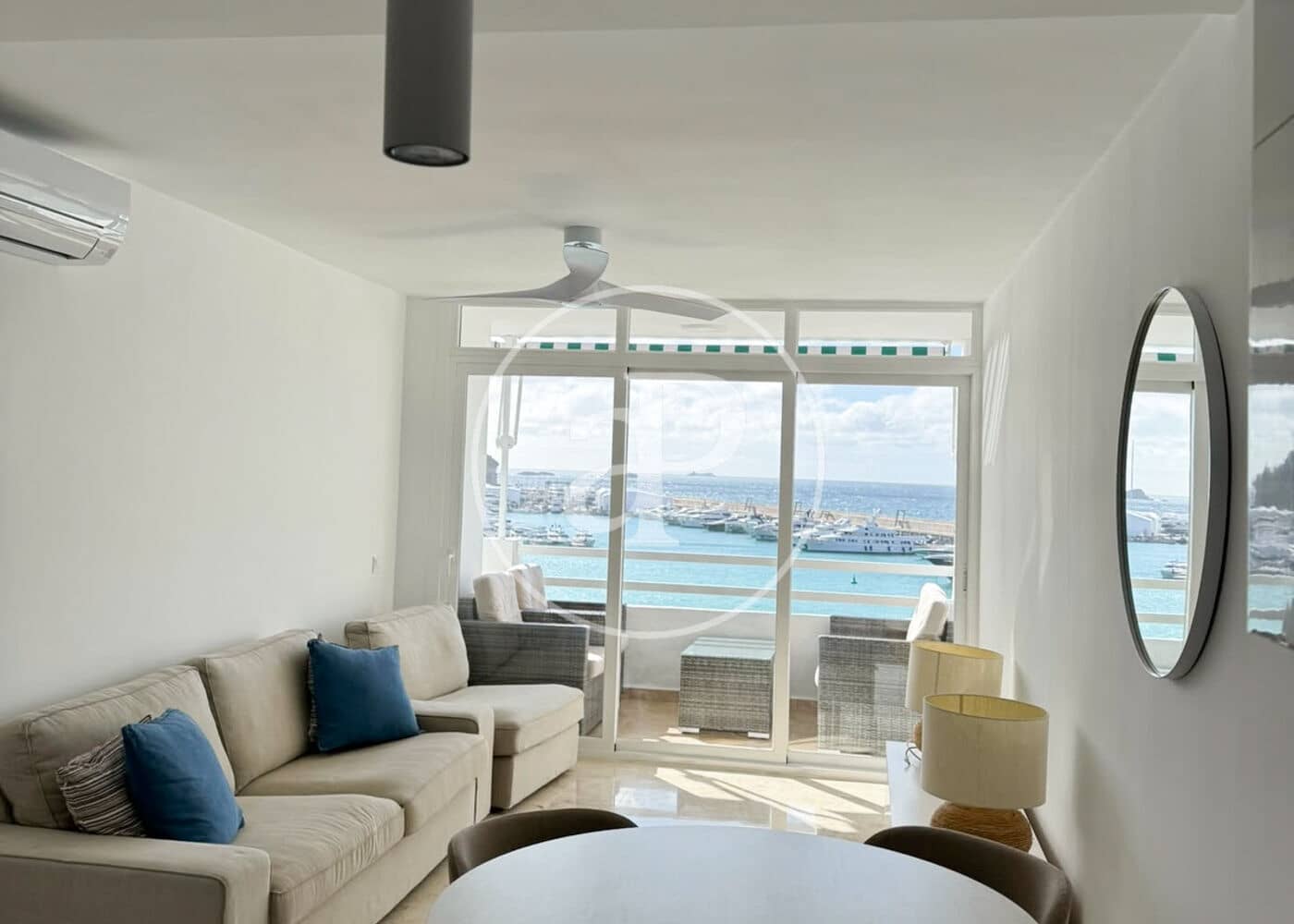 Apartamento de 2 habitaciones en El Toro / Port Adriano en alquiler - 2.000 € (Ref: 10161490)