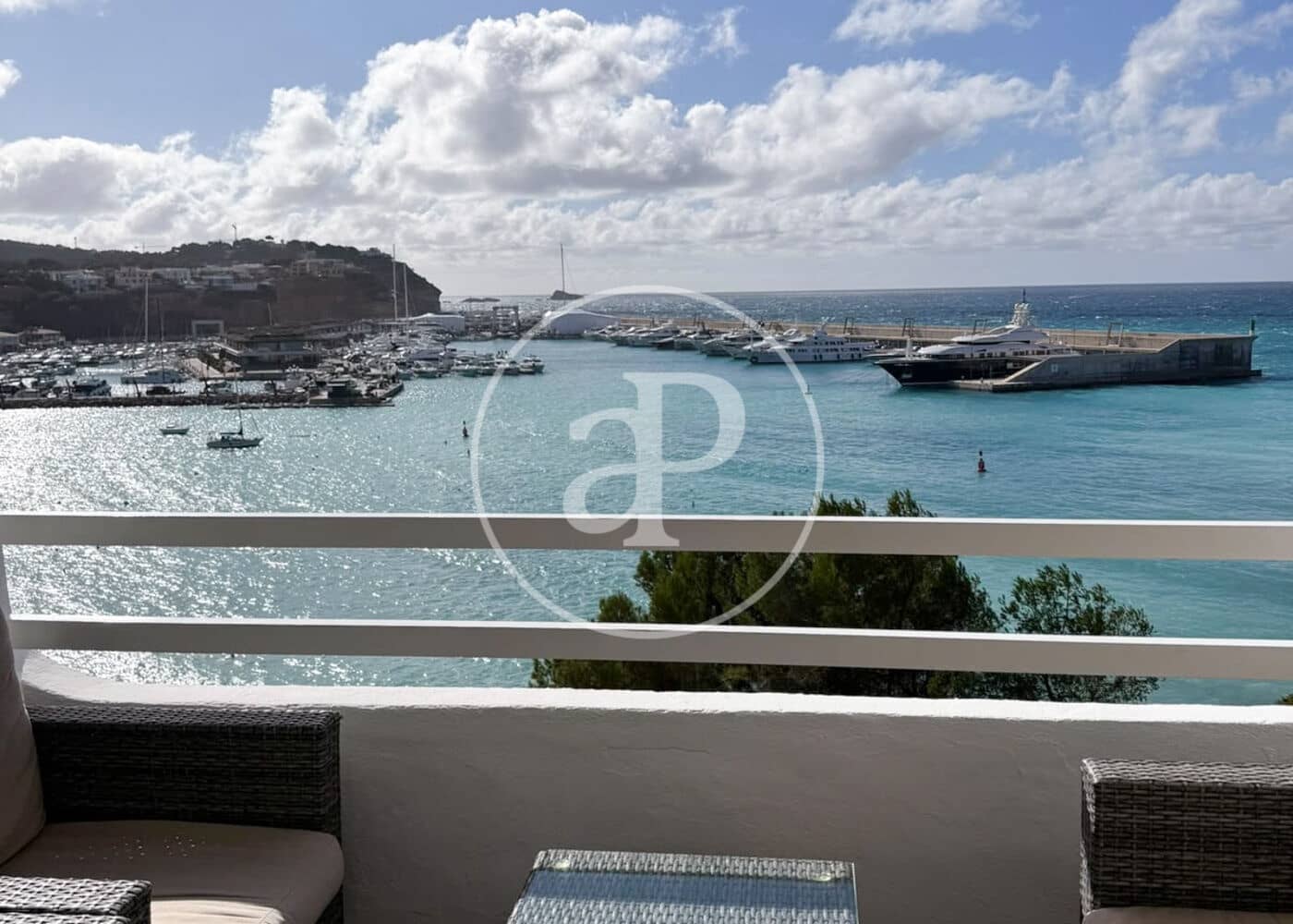 Apartamento de 2 habitaciones en El Toro / Port Adriano en alquiler - 2.000 € (Ref: 10161490)