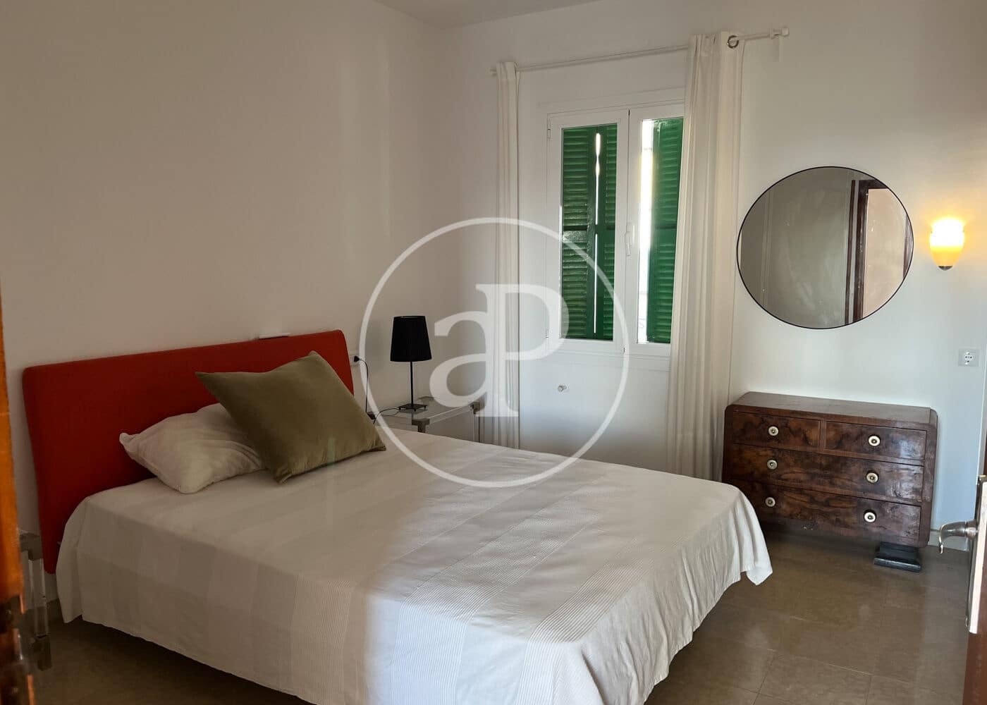 4 bedroom Apartment for rent in Palma de Mallorca - € 1,900 (Ref: 10166624)
