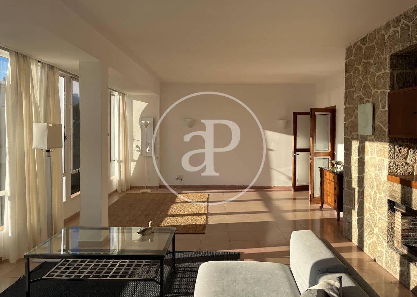 4 bedroom Apartment for rent in Palma de Mallorca - € 1,900 (Ref: 10166624)