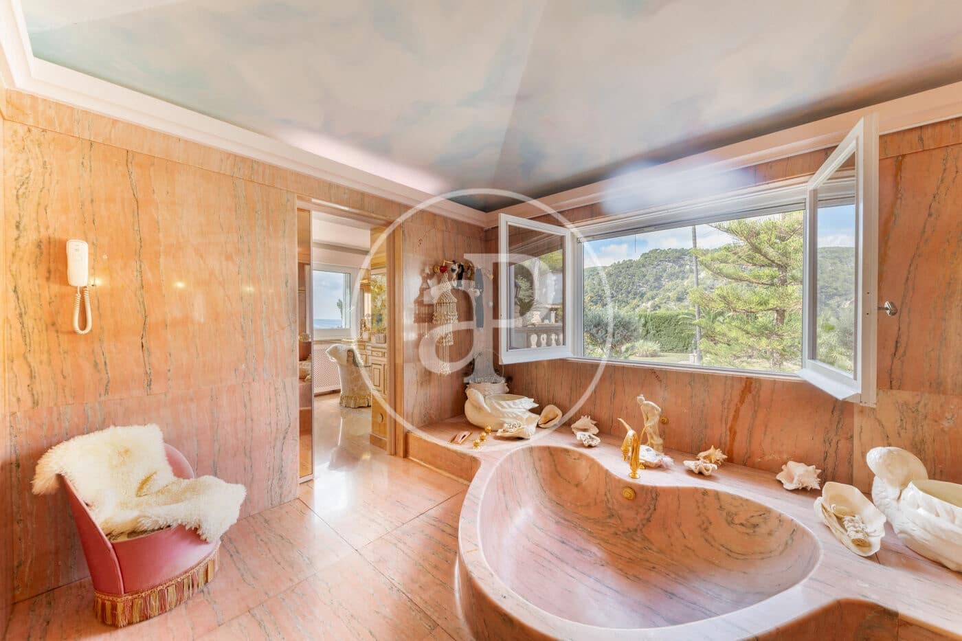 11 bedroom Villa for sale in Genova with pool garage - € 12,900,000 (Ref: 10173818)
