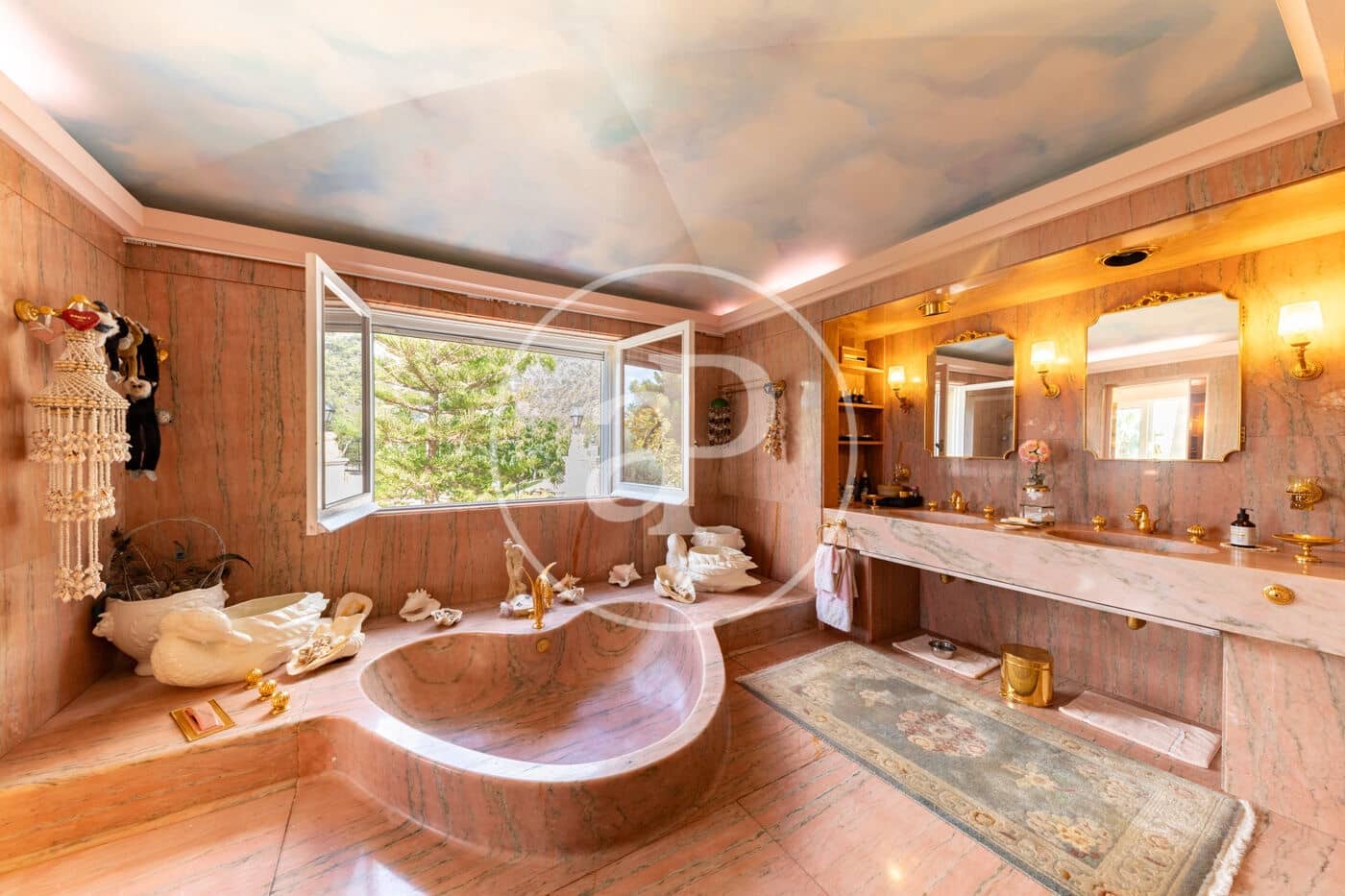 11 bedroom Villa for sale in Genova with pool garage - € 12,900,000 (Ref: 10173818)
