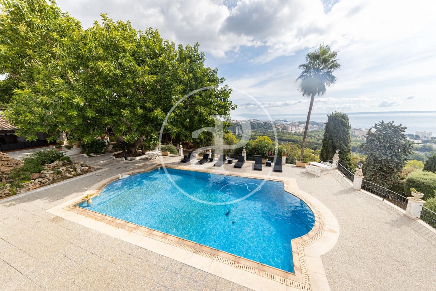 11 bedroom Villa for sale in Genova with pool garage - € 12,900,000 (Ref: 10173818)