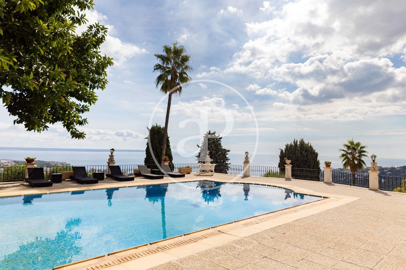 11 bedroom Villa for sale in Genova with pool garage - € 12,900,000 (Ref: 10173818)