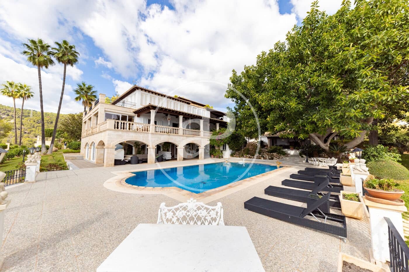 11 bedroom Villa for sale in Genova with pool garage - € 12,900,000 (Ref: 10173818)