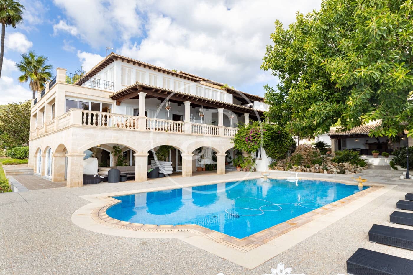 11 bedroom Villa for sale in Genova with pool garage - € 12,900,000 (Ref: 10173818)