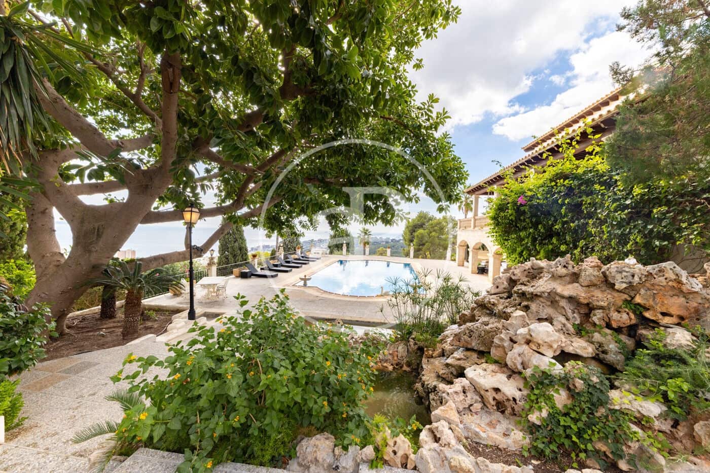 11 bedroom Villa for sale in Genova with pool garage - € 12,900,000 (Ref: 10173818)