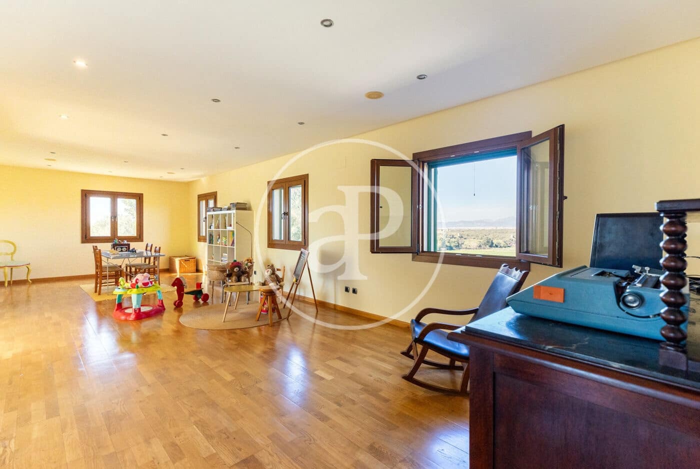 5 soveværelse Villa til salg i Sant Jordi med swimmingpool - € 1.290.000 (Ref: 8718927)